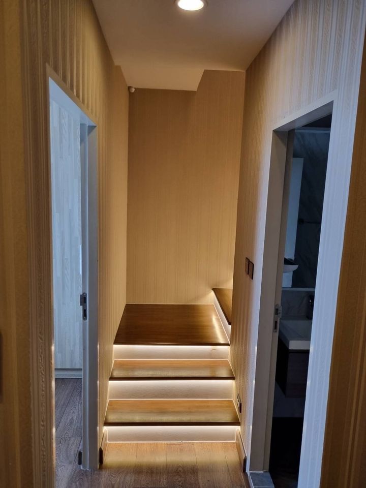 the unique เอกมัย-รามอินทรา เช่า ห้องแบบ duplex 2 ชั้น 71 ตรม.